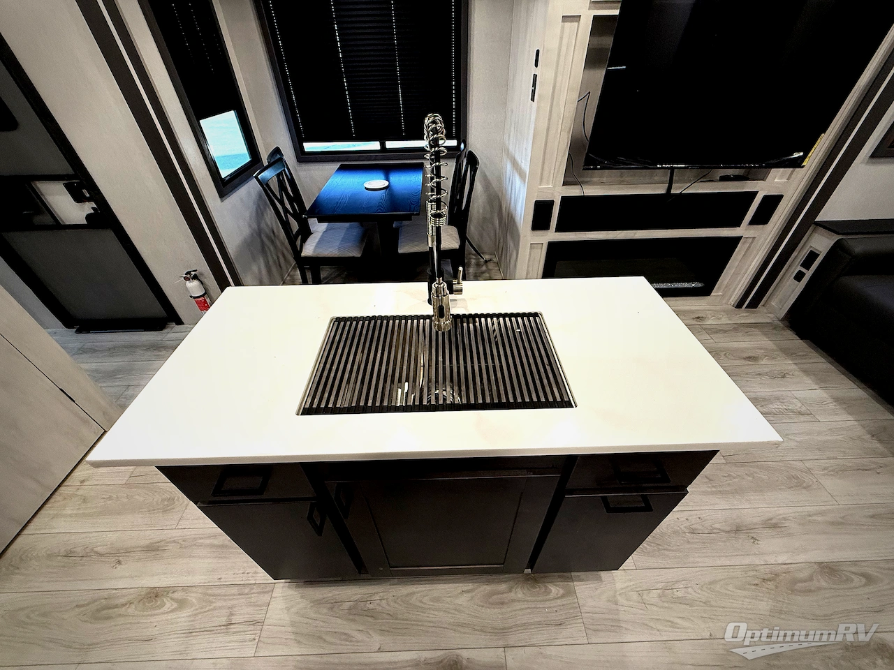 2025 East To West Tandara 386MB-OK Photo 11