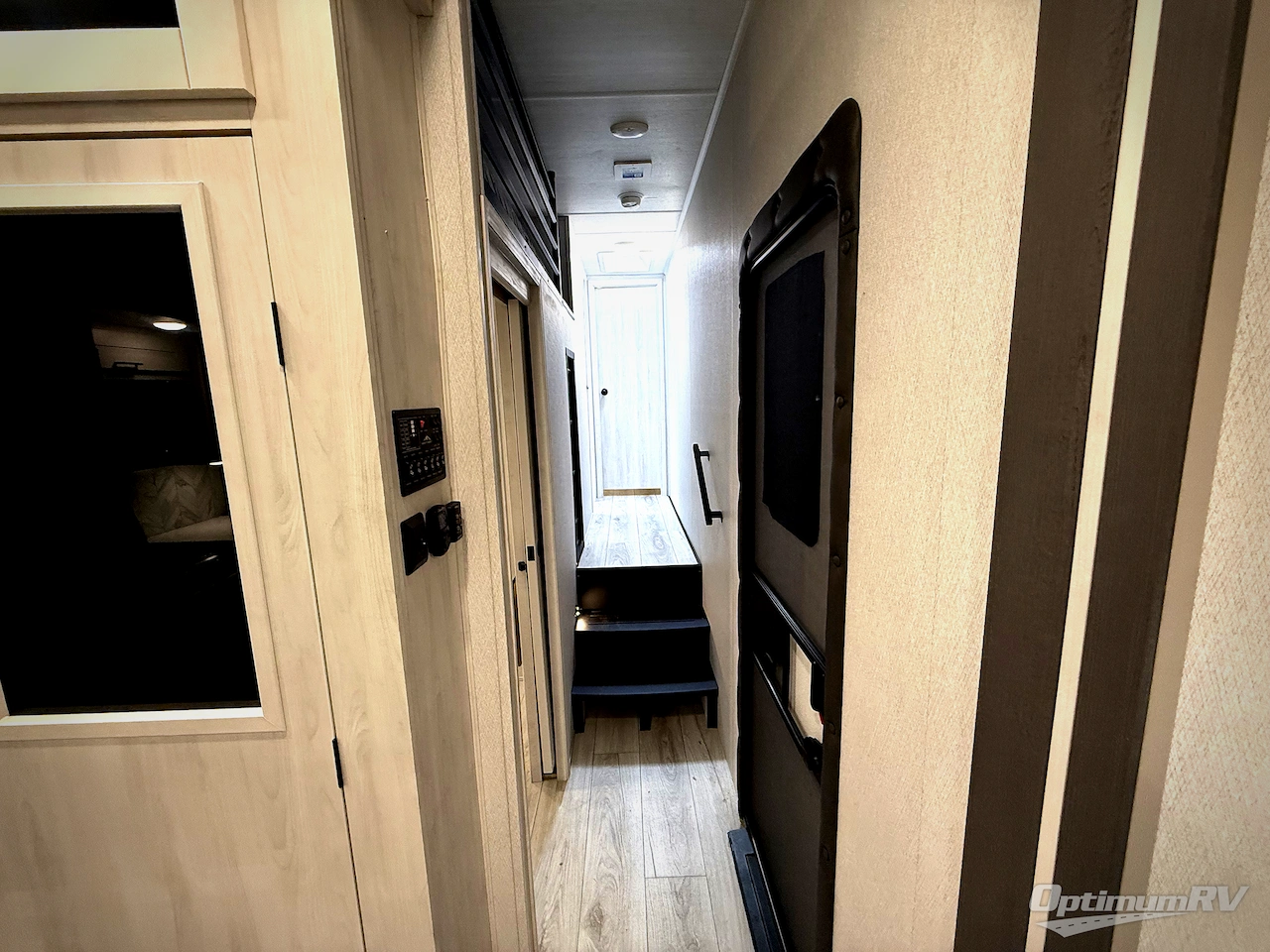 2025 East To West Tandara 386MB-OK Photo 15