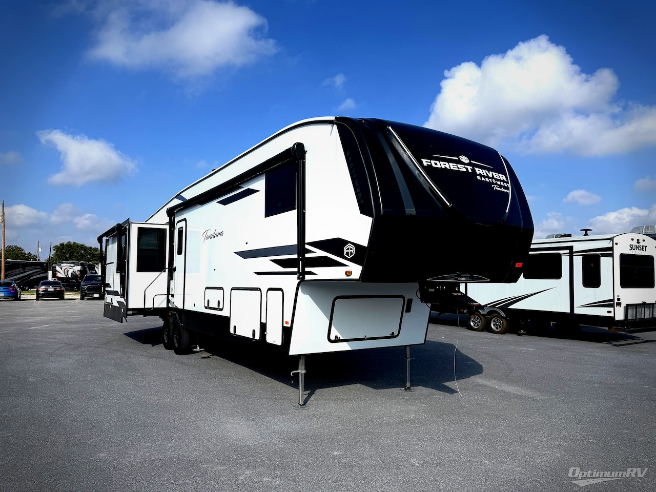 2025 East To West Tandara 386MB-OK Photo 1