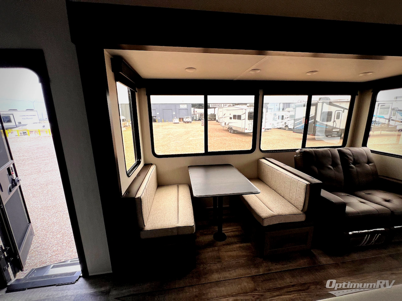 2025 Forest River Cherokee Arctic Wolf Suite 3650SUITE Photo 10