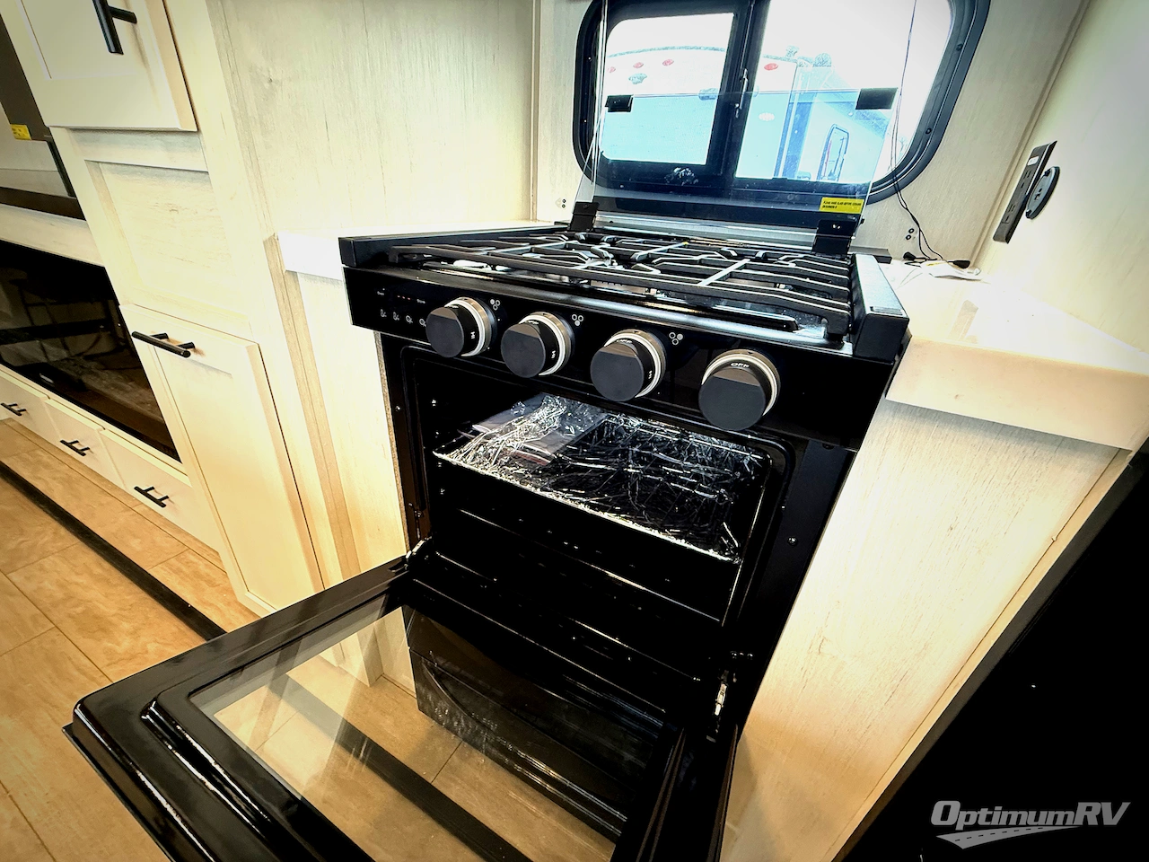 2026 Forest River Cherokee Arctic Wolf 38LEAH.G Photo 9