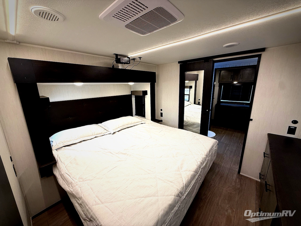 2026 Forest River Cherokee Arctic Wolf 38LEAH.G Photo 18