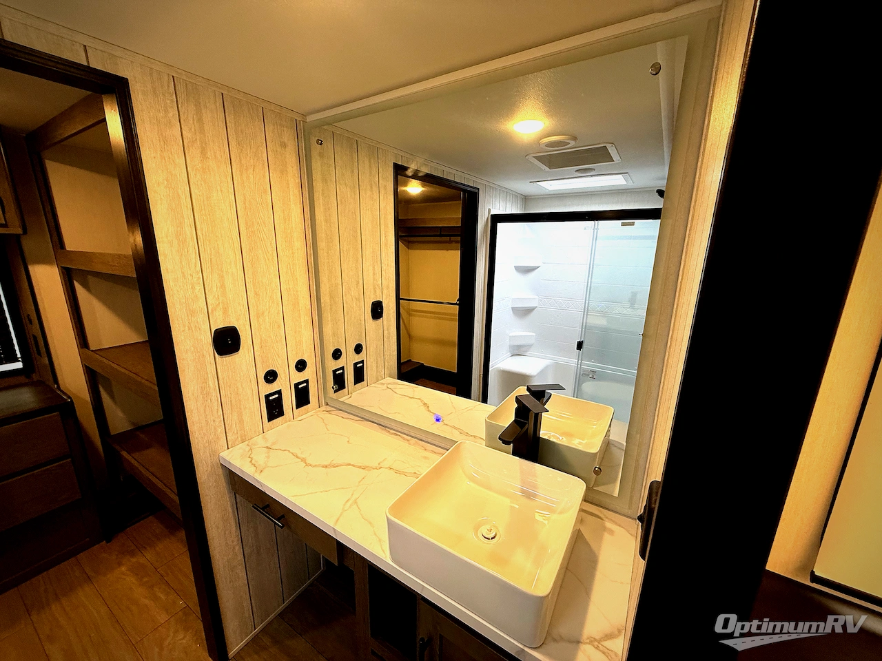 2026 Forest River Cherokee Arctic Wolf 38LEAH.G Photo 22