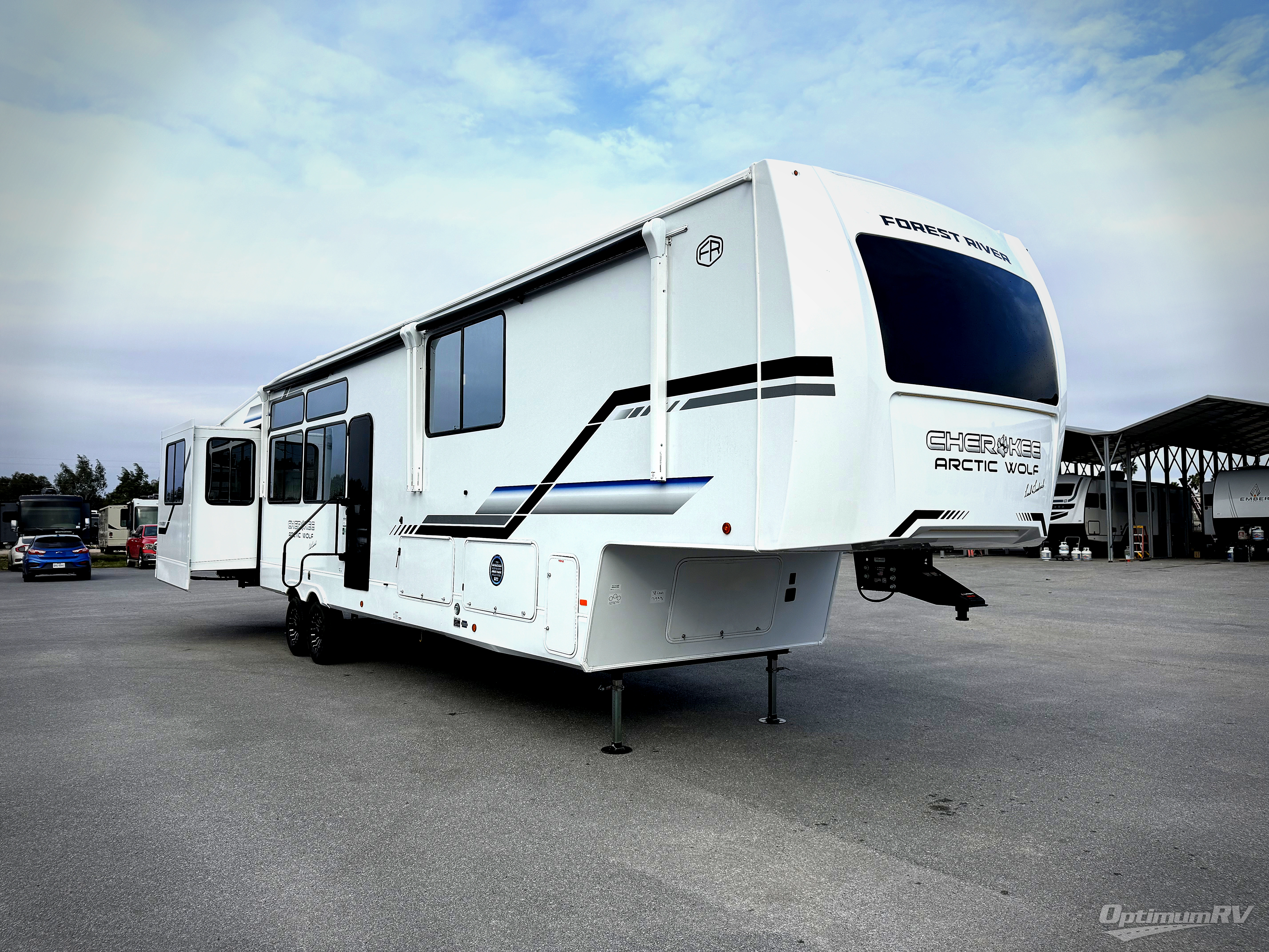 New 2026 Forest River Cherokee Arctic Wolf 38LEAH.G Fifth Wheel at
