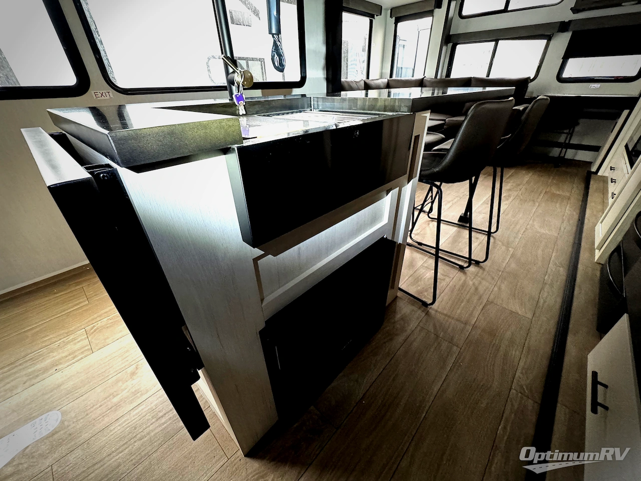 2026 Forest River Cherokee Arctic Wolf 38LEAH.G Photo 15