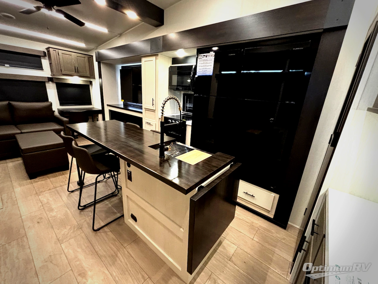 2026 Forest River Cherokee Arctic Wolf 38LEAH.G Photo 18