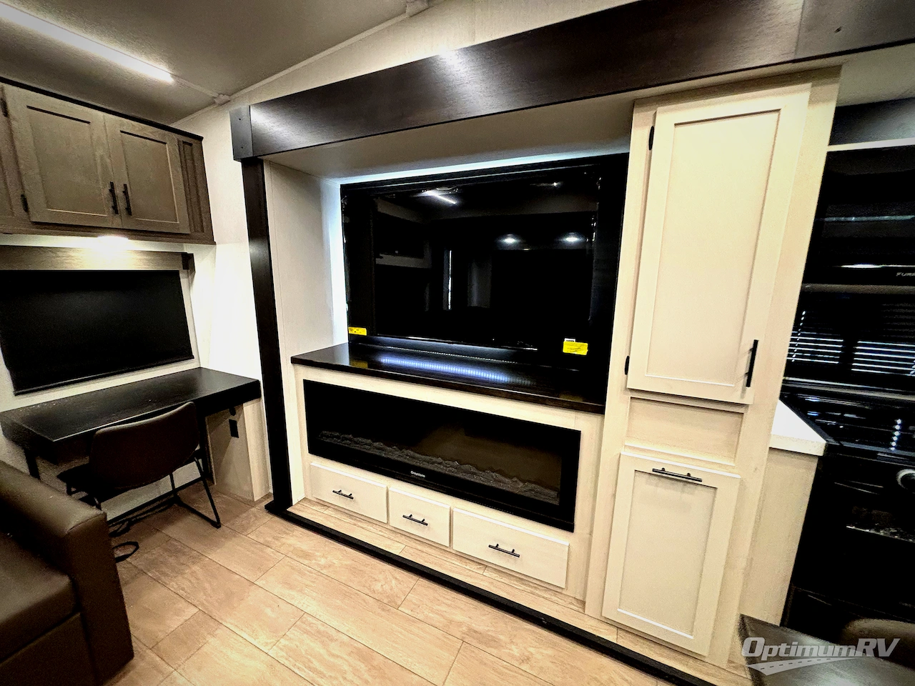 2026 Forest River Cherokee Arctic Wolf 38LEAH.G Photo 19