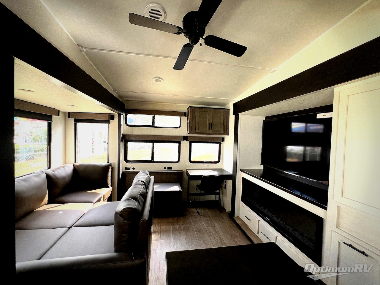 2026 Forest River Cherokee Arctic Wolf 38LEAH.G Photo 6