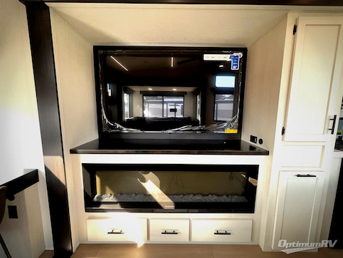 2026 Forest River Cherokee Arctic Wolf 38LEAH.G RV Photo 4