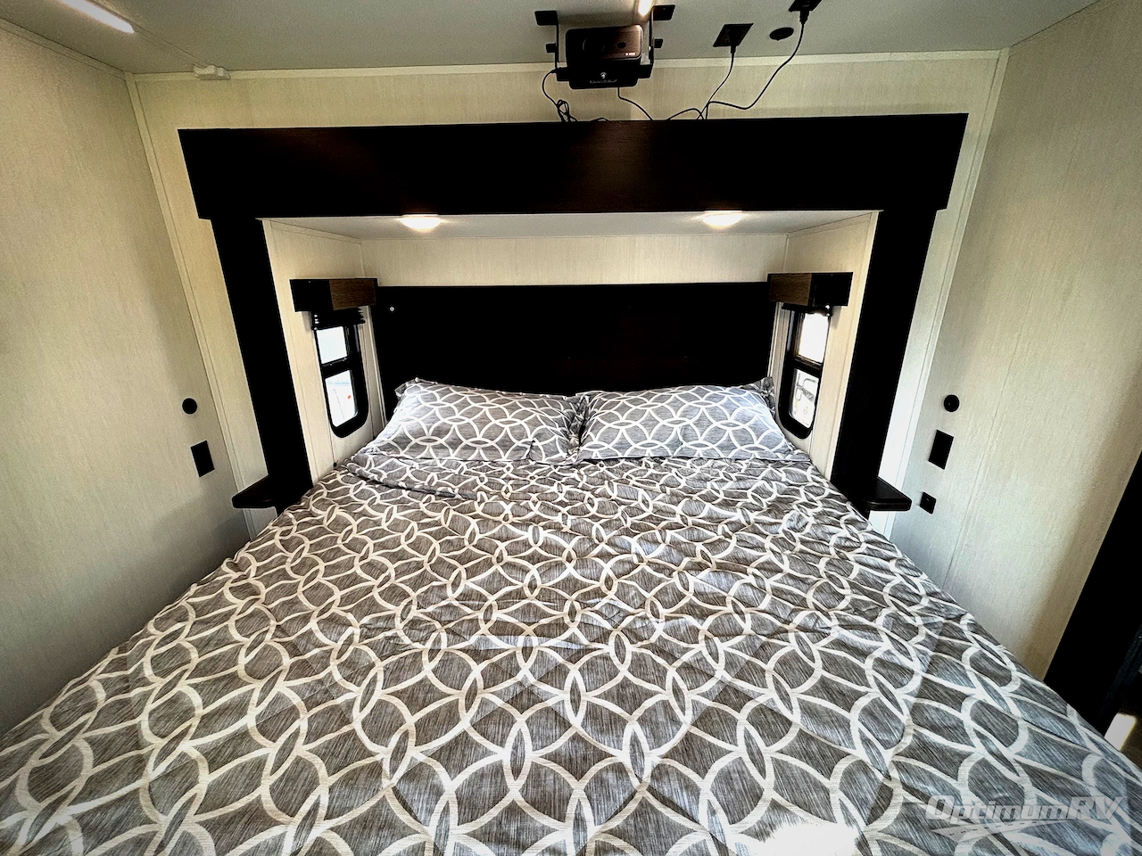 2026 Forest River Cherokee Arctic Wolf 38LEAH.G Photo 8