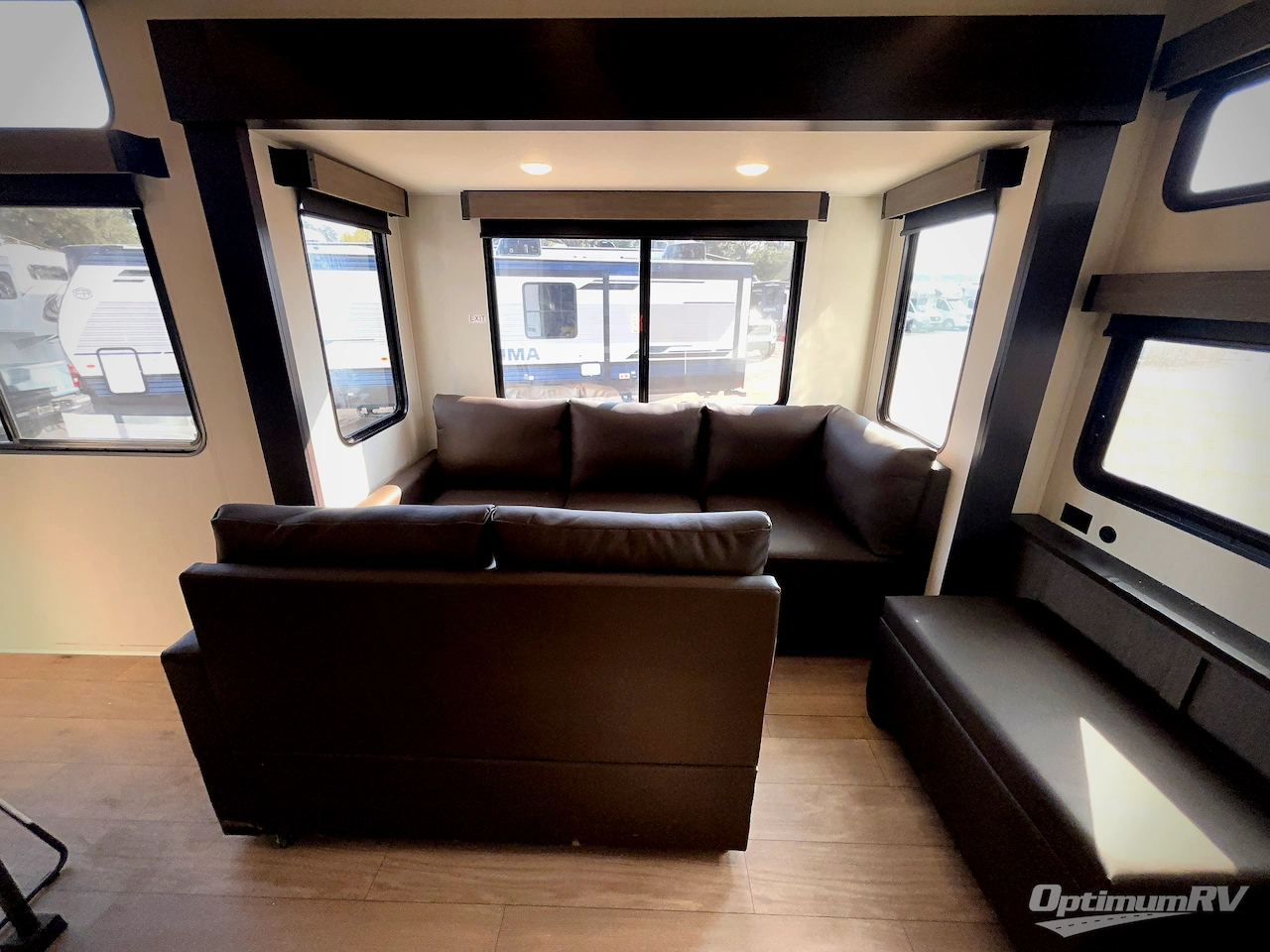 2026 Forest River Cherokee Arctic Wolf 38LEAH.G Photo 14