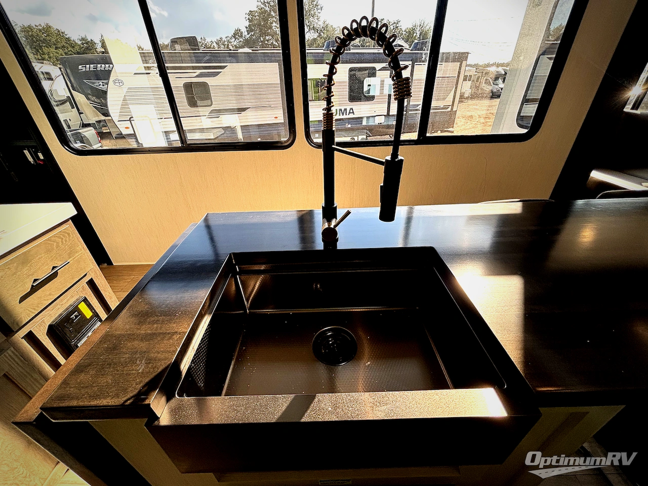 2026 Forest River Cherokee Arctic Wolf 38LEAH.G Photo 15