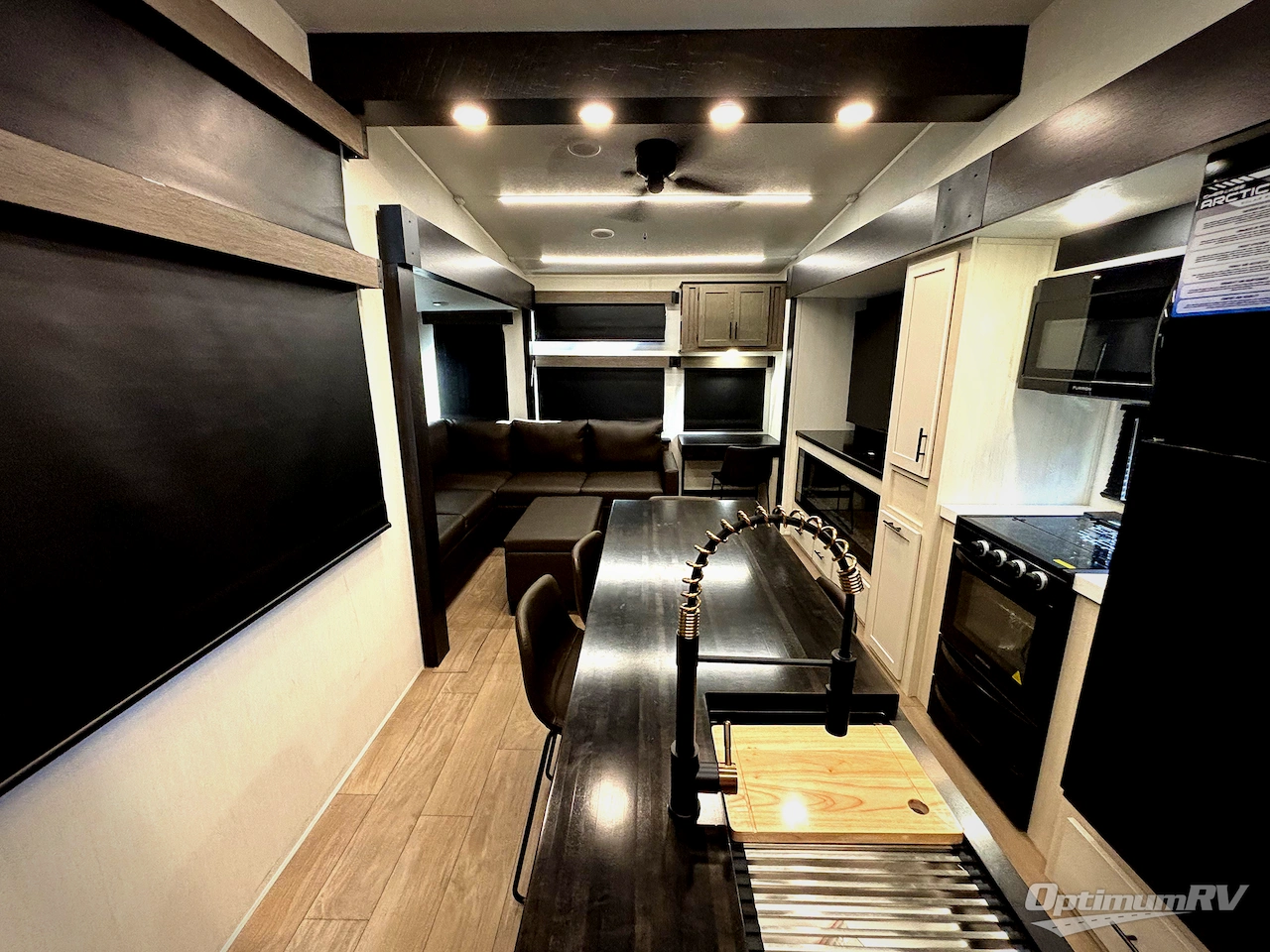 2026 Forest River Cherokee Arctic Wolf 38LEAH.G Photo 4