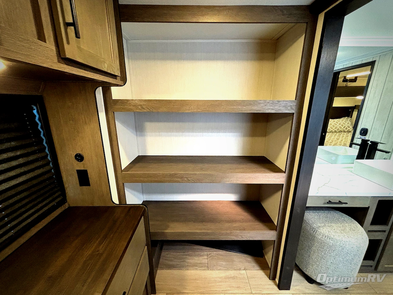 2026 Forest River Cherokee Arctic Wolf 38LEAH.G Photo 11