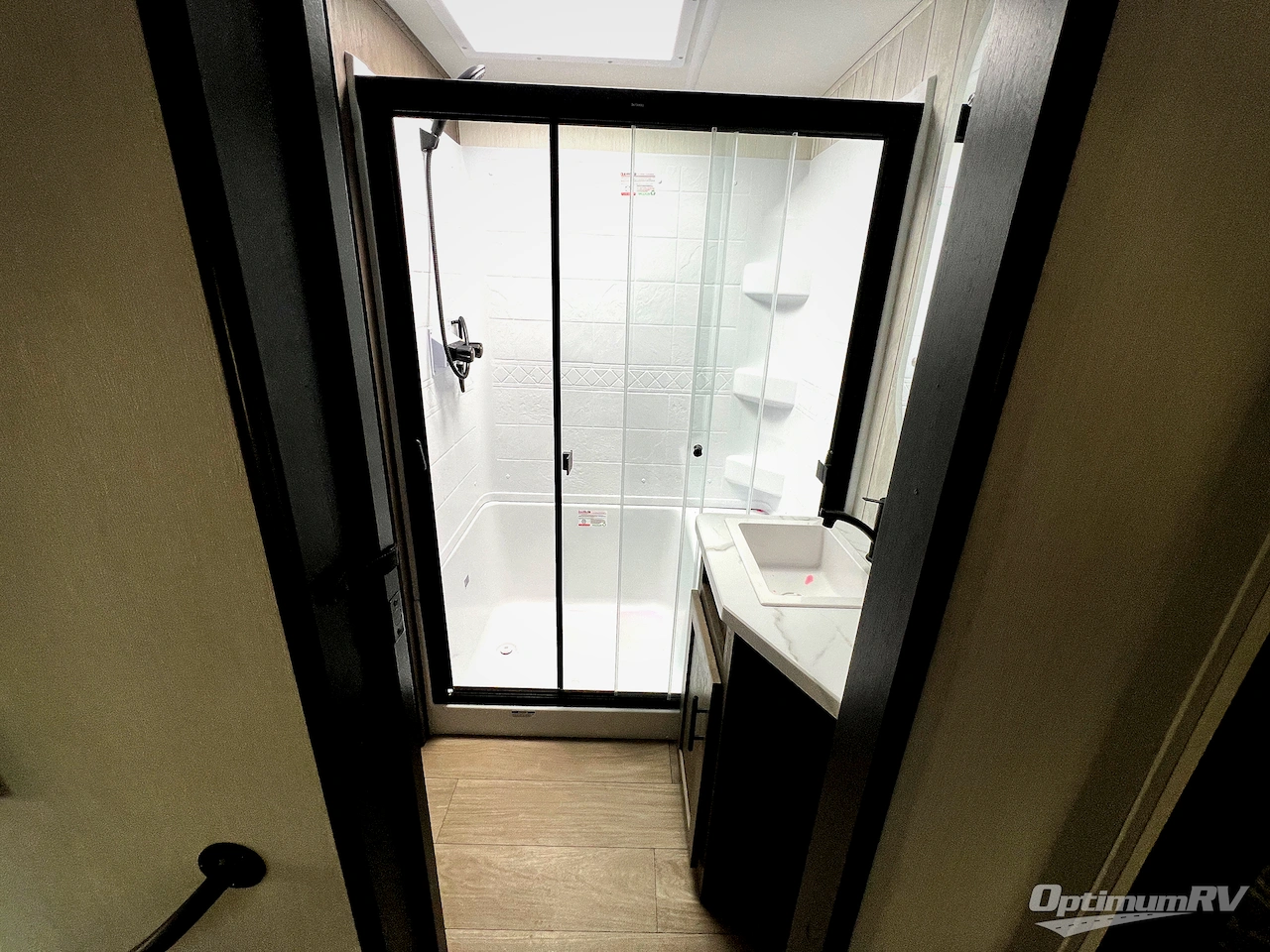 2026 Forest River Cherokee Arctic Wolf 38DST Photo 21