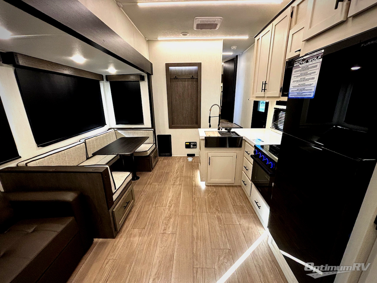 2026 Forest River Cherokee Arctic Wolf 285OPT Photo 5