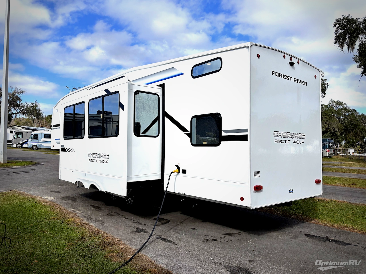 2026 Forest River Cherokee Arctic Wolf 285OPT Photo 3