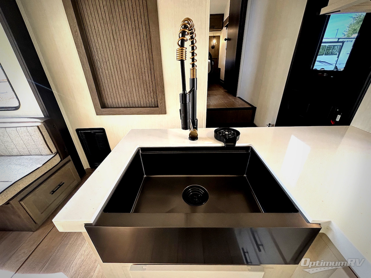 2026 Forest River Cherokee Arctic Wolf 285OPT Photo 15