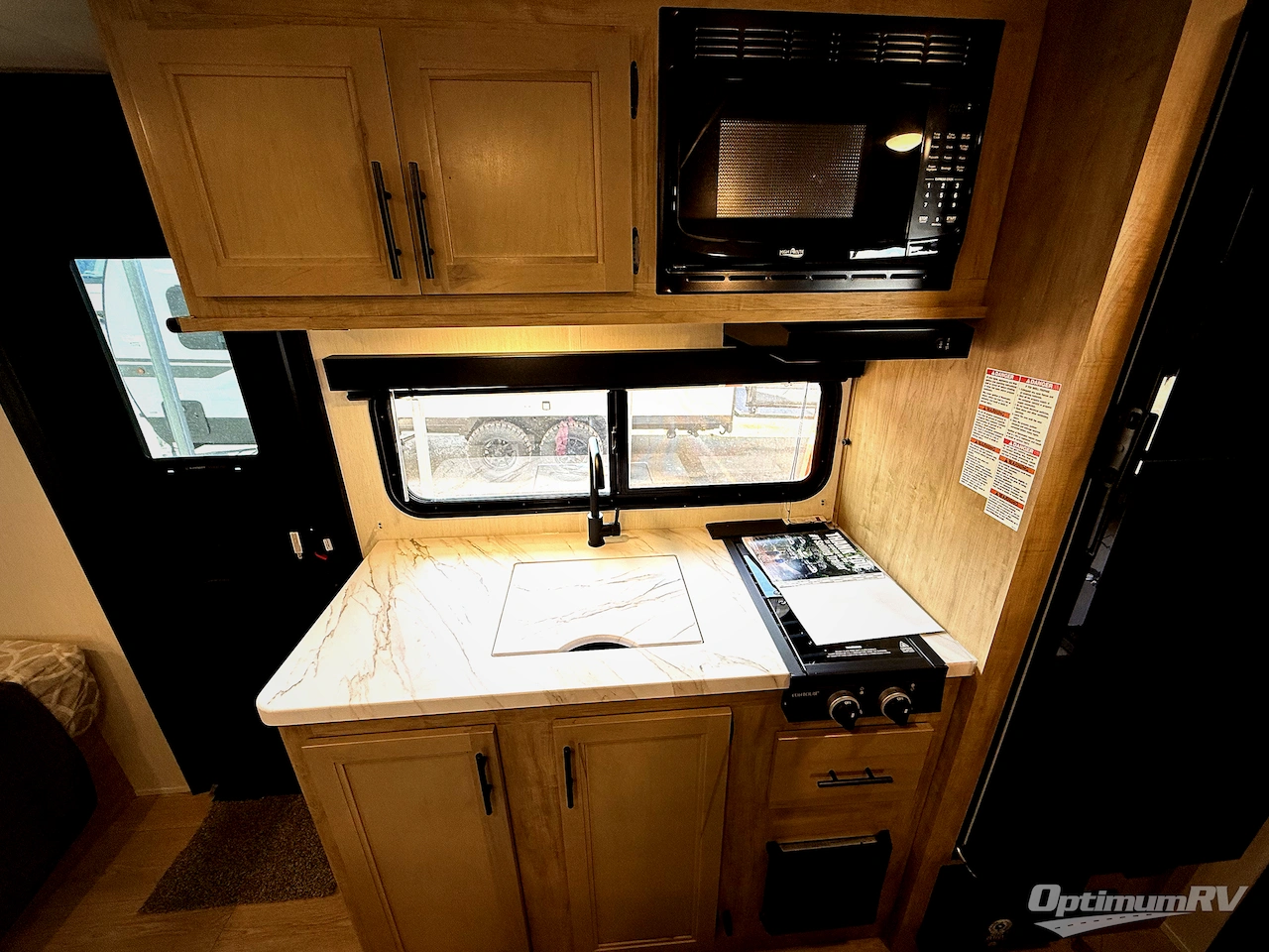 2026 Forest River Cherokee Wolf Pup 16BHSW Photo 6