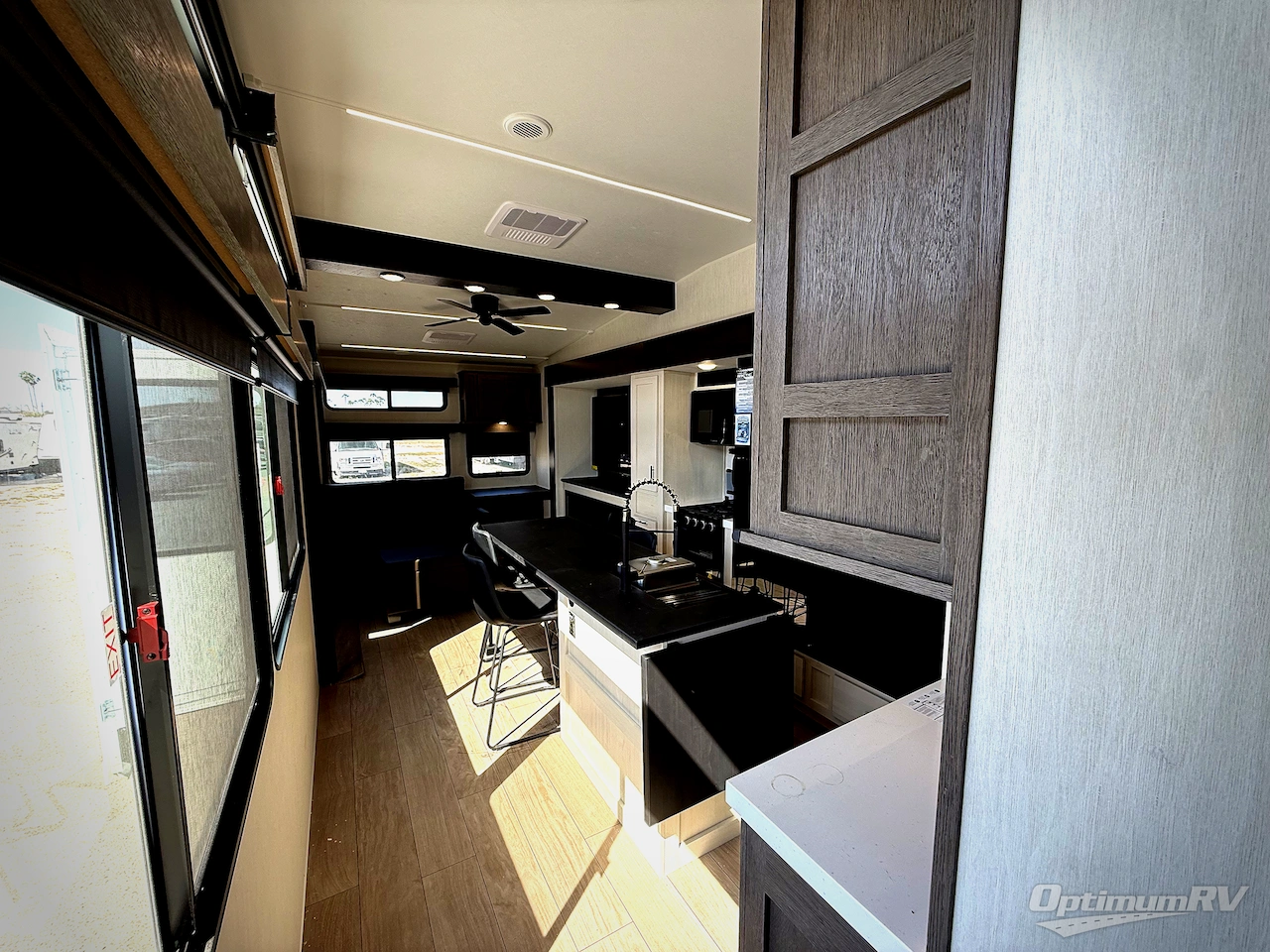 2026 Forest River Cherokee Arctic Wolf 38LEAH.G Photo 4