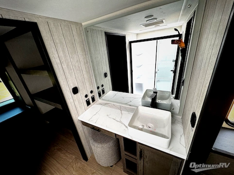 2026 Forest River Cherokee Arctic Wolf 38LEAH.G RV Photo 4