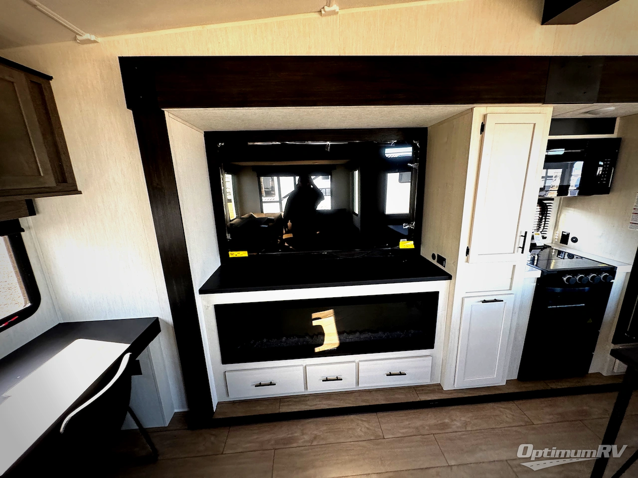 2026 Forest River Cherokee Arctic Wolf 38LEAH.G Photo 13