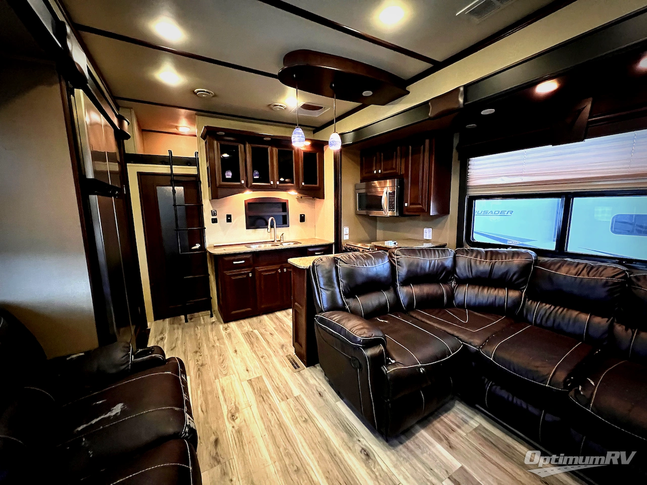 2015 Dutchmen Voltage V3970 Photo 4
