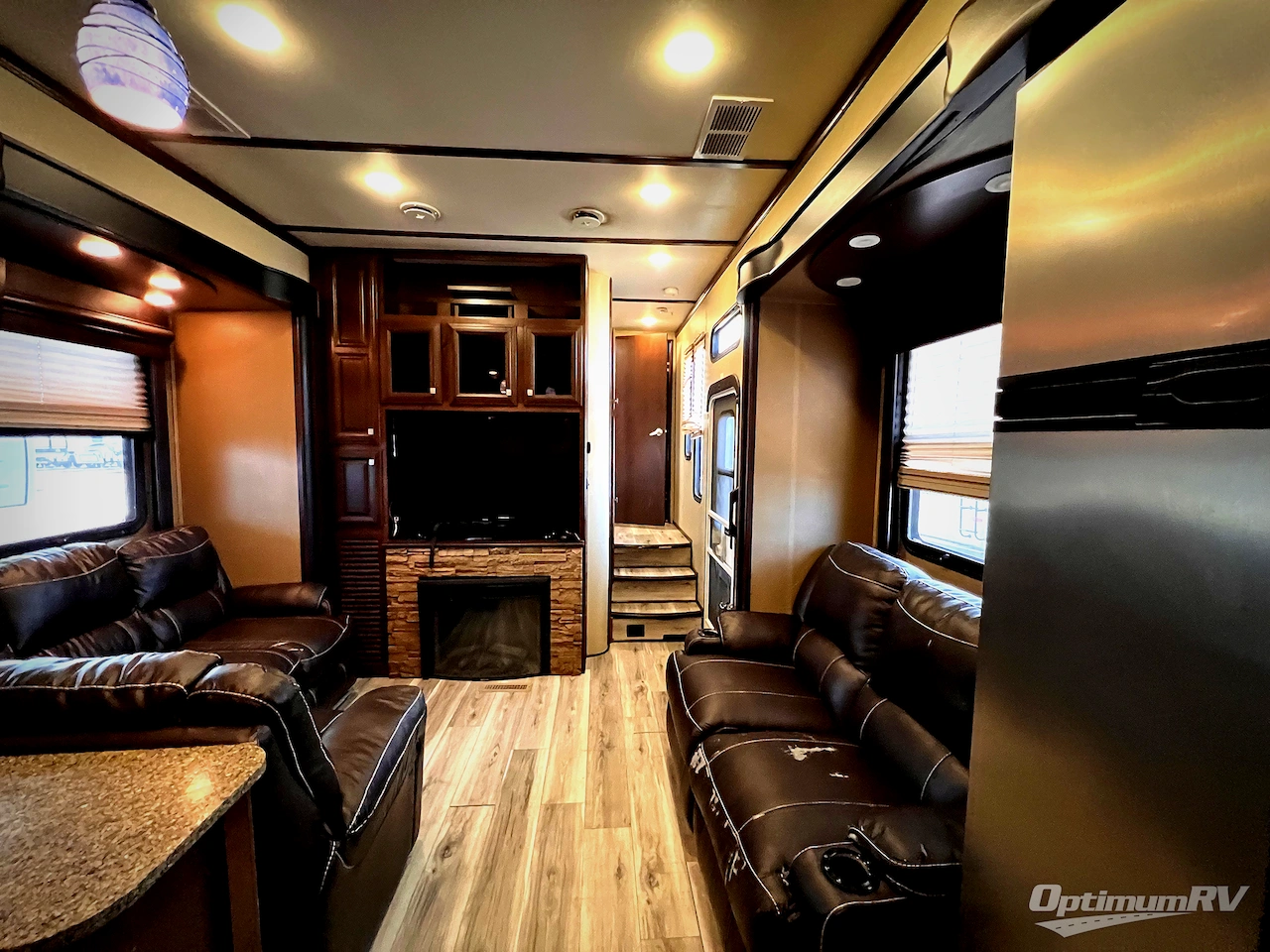 2015 Dutchmen Voltage V3970 Photo 5