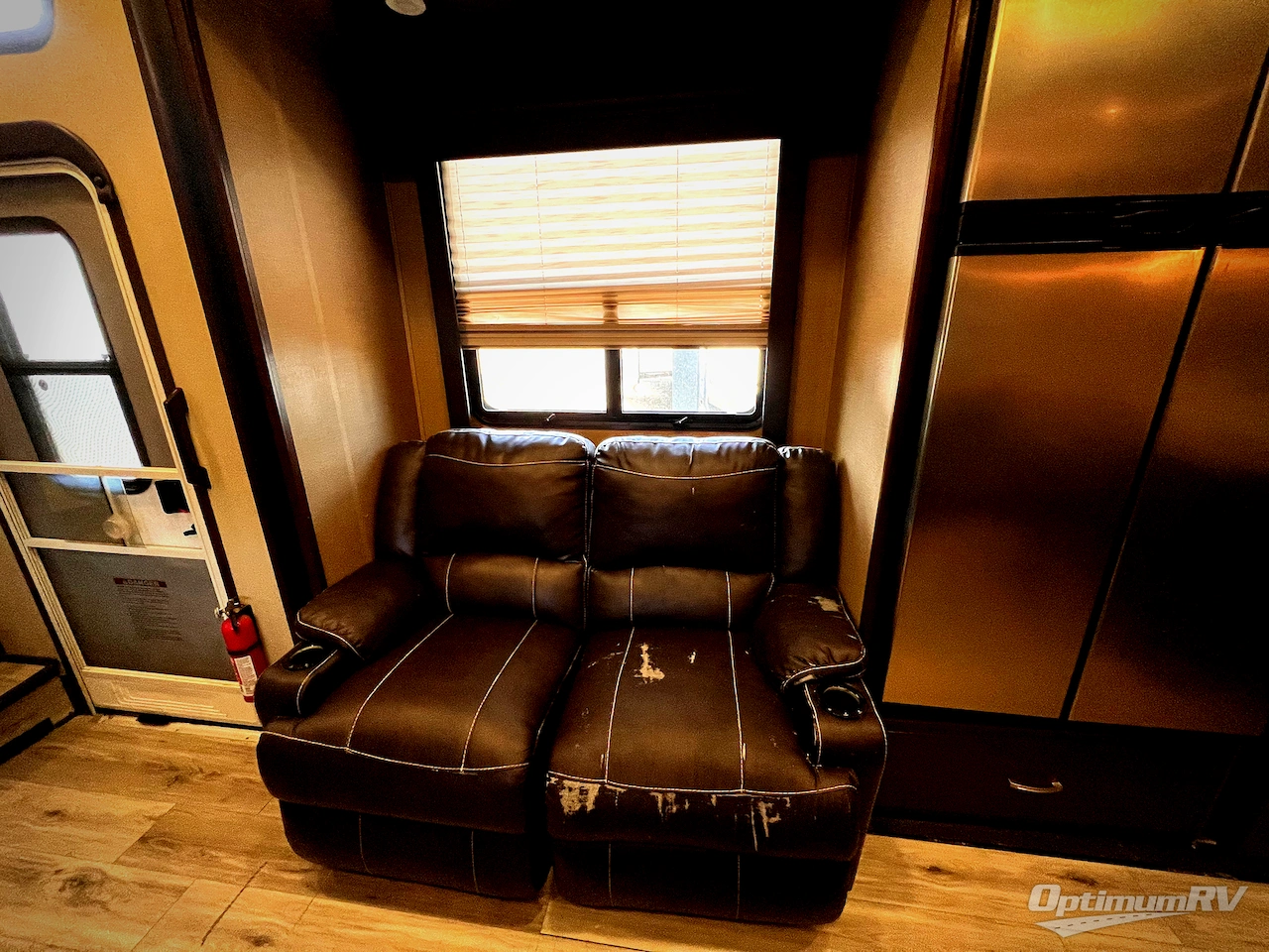 2015 Dutchmen Voltage V3970 Photo 12