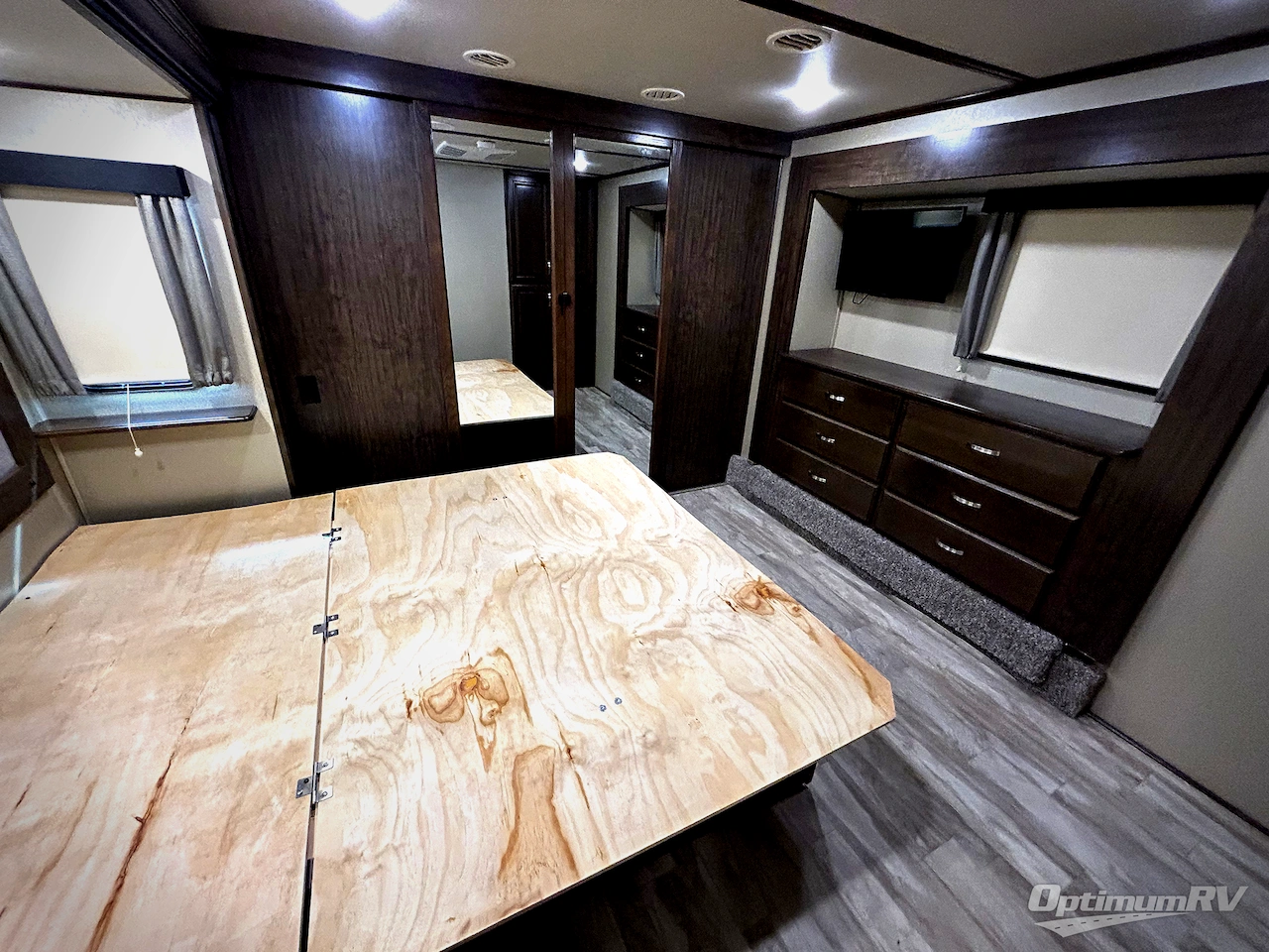 2019 Grand Design Solitude 385GK Photo 8