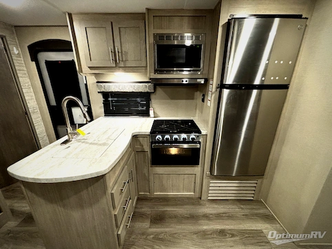 2023 Coachmen Catalina Legacy 343BHTS RV Photo 2