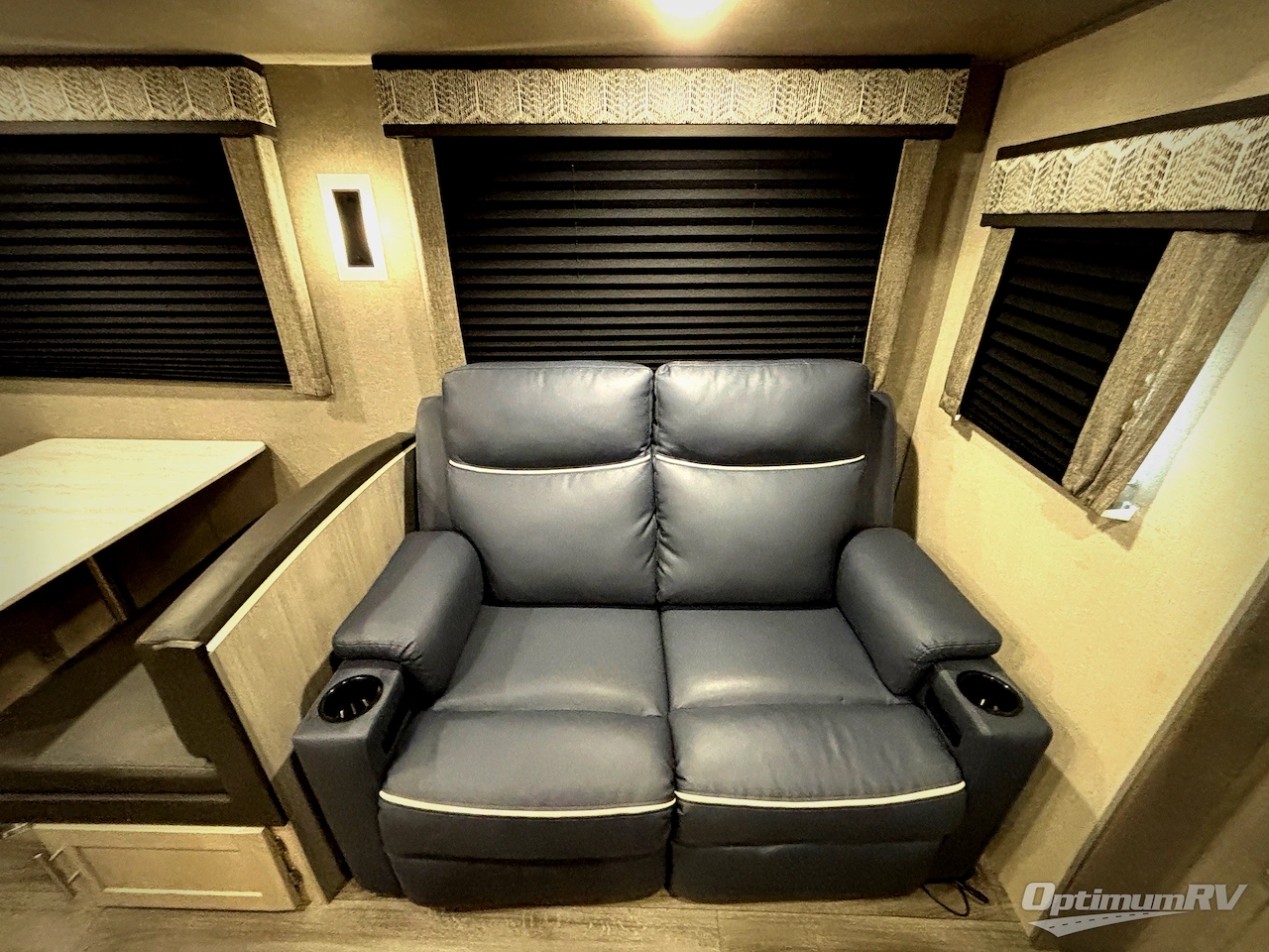 2023 Coachmen Catalina Legacy 343BHTS Photo 14