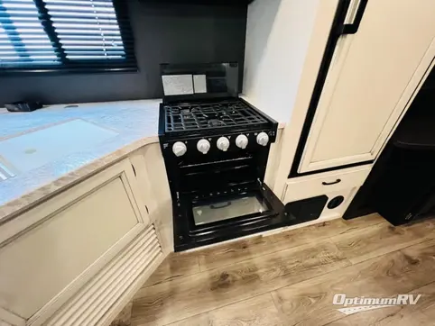 2021 Jayco Jay Feather 27BHB RV Photo 3