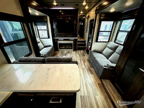 2022 Dutchmen Voltage 4225 RV Photo 2