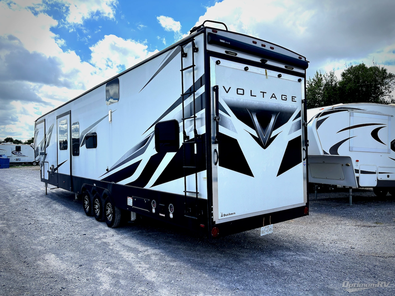 2022 Dutchmen Voltage 4225 Photo 3