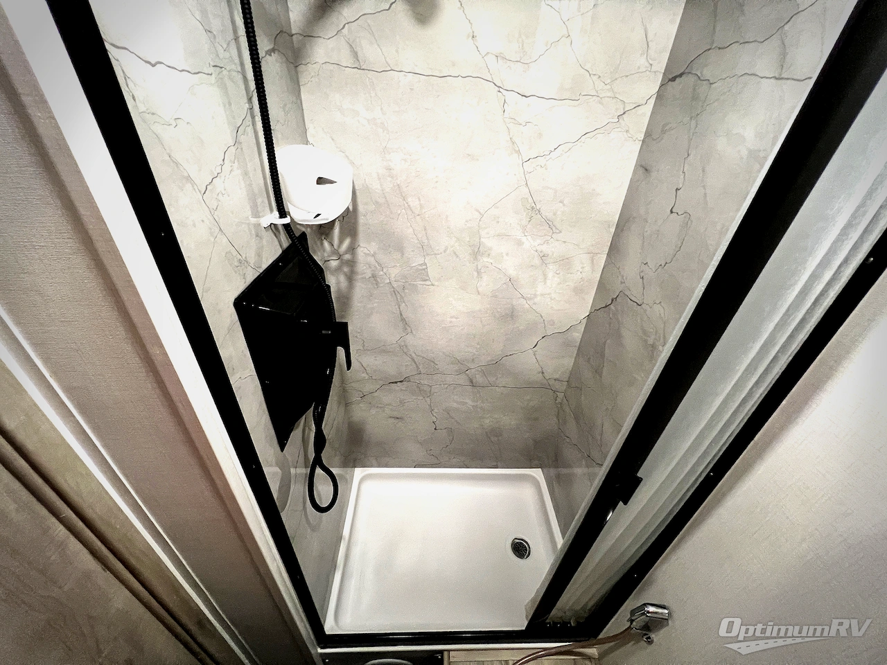 2024 Dynamax isata 3 24RW Photo 15