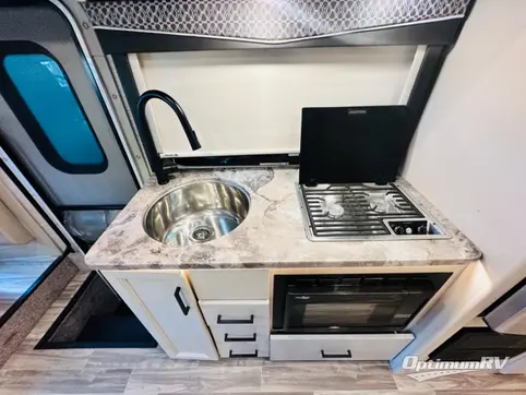 2022 Thor Vegas 24.1 RV Photo 3