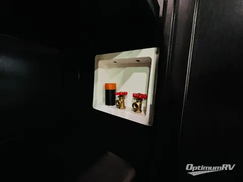 2016 Dutchmen Voltage V3990 RV Photo 4