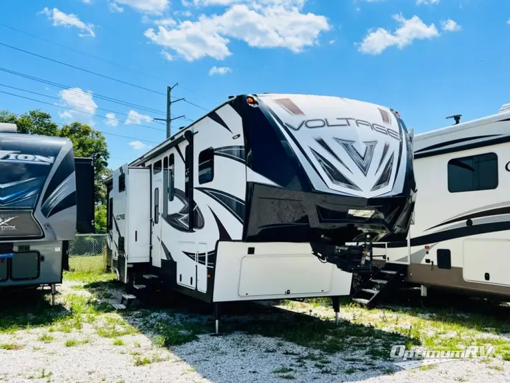 2016 Dutchmen Voltage V3990 RV Photo 1