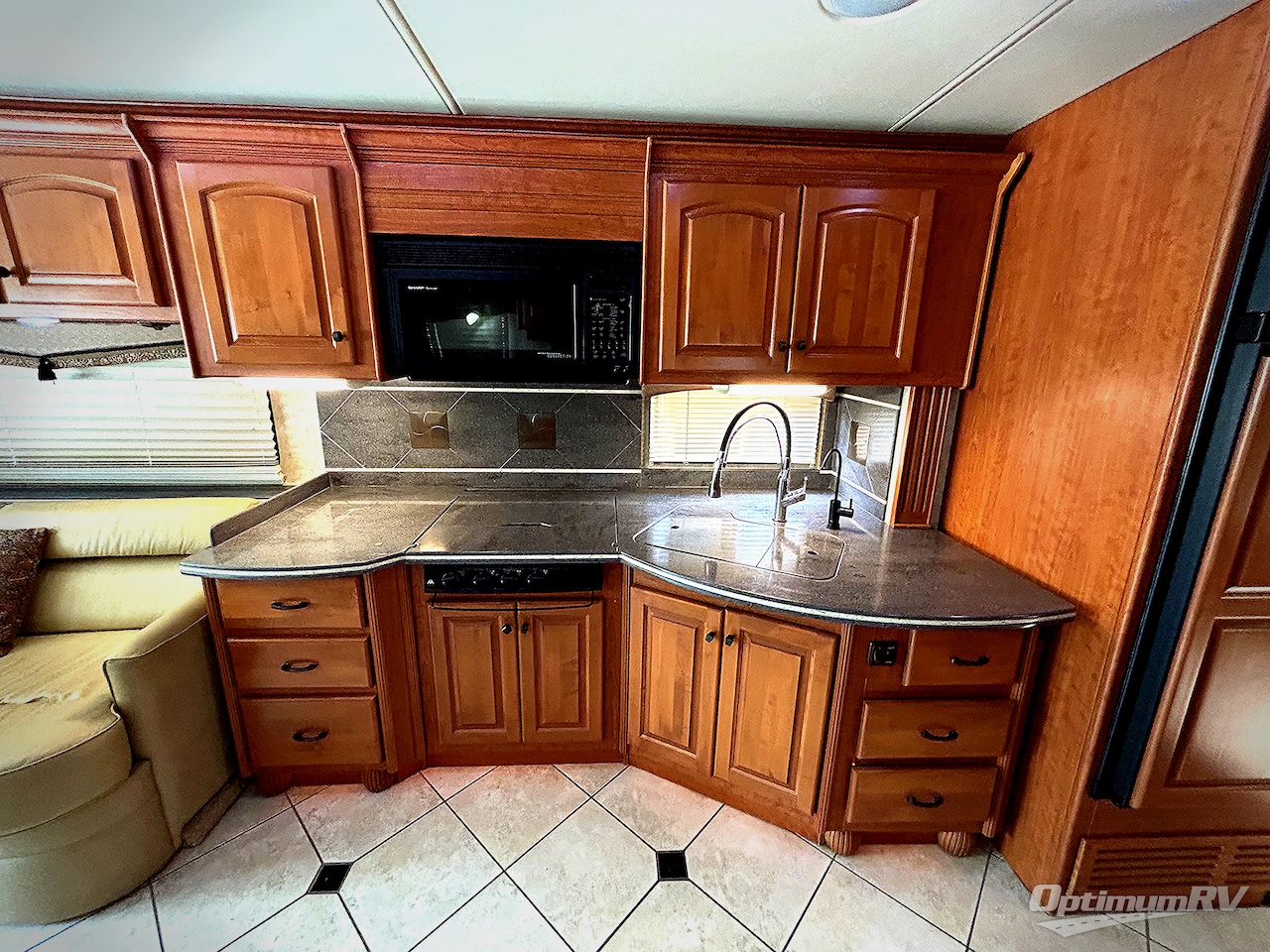 2009 Damon Essence 40B Photo 4