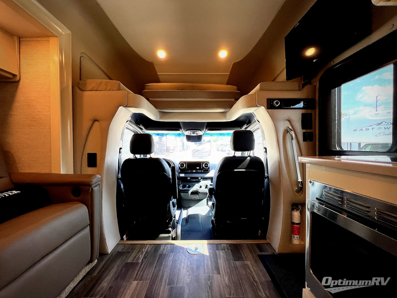 2020 Tiffin Wayfarer 24TW Photo 6