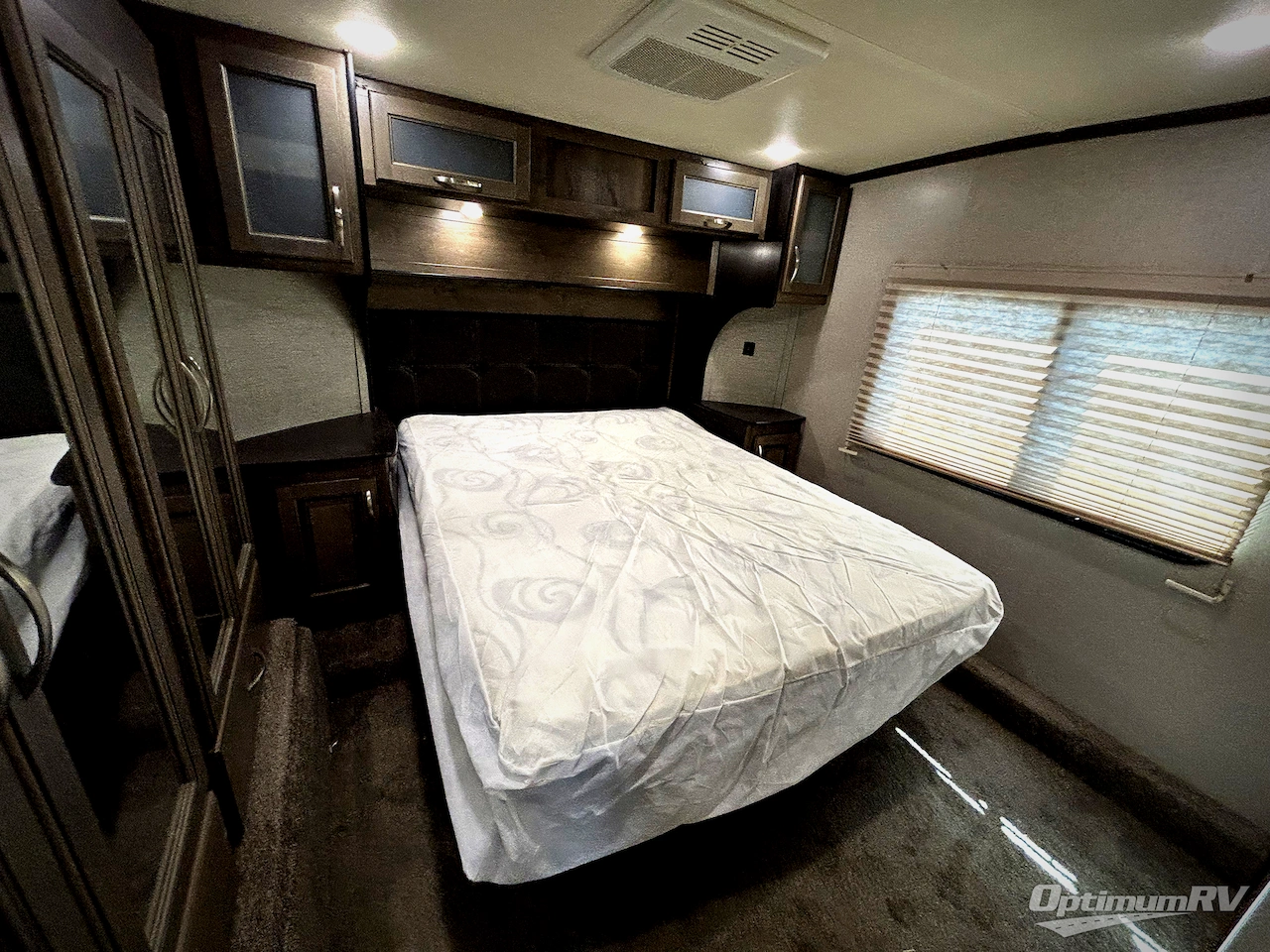 2018 Dutchmen Voltage V3705 Photo 7