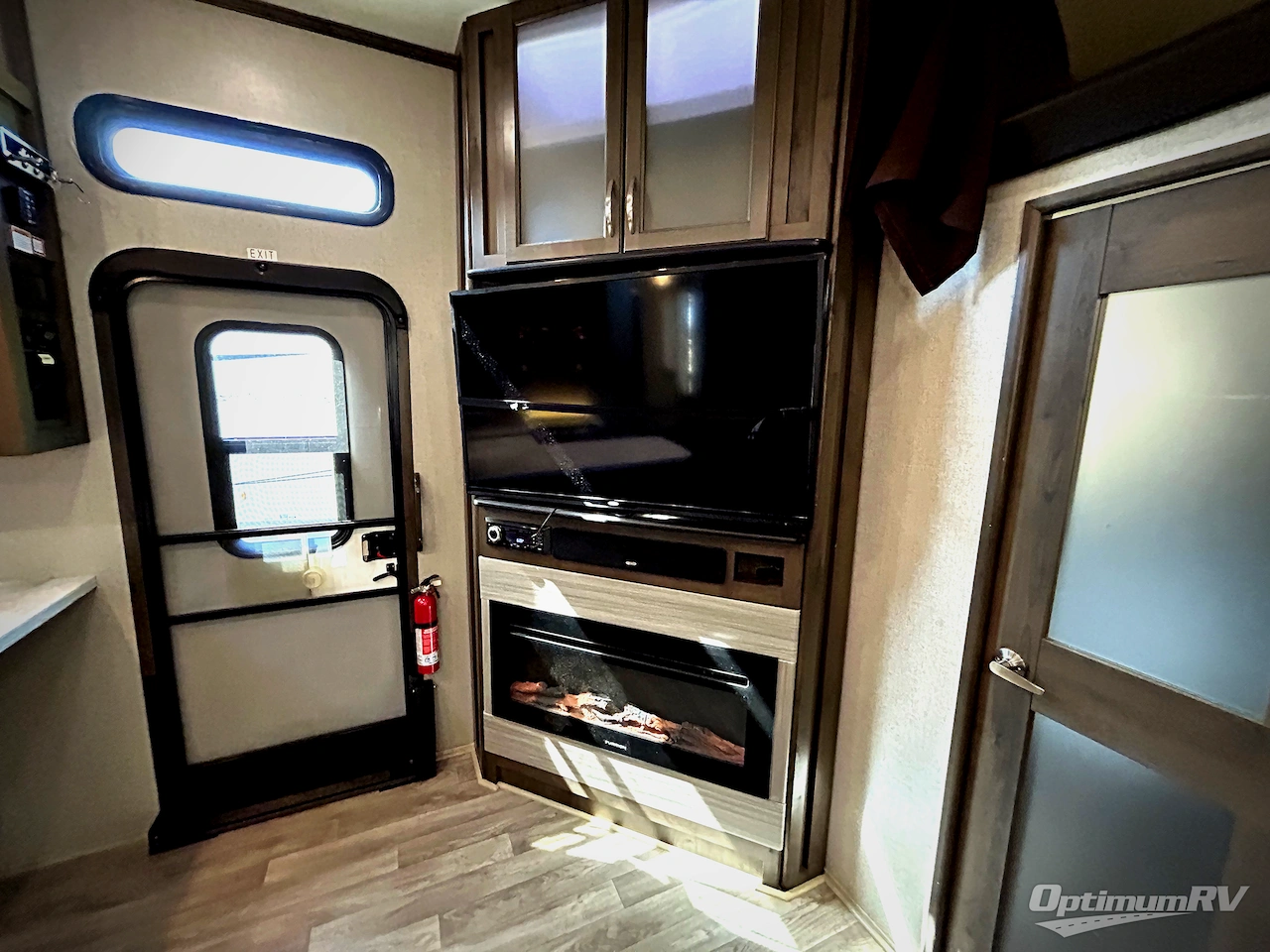 2018 Dutchmen Voltage V3705 Photo 15