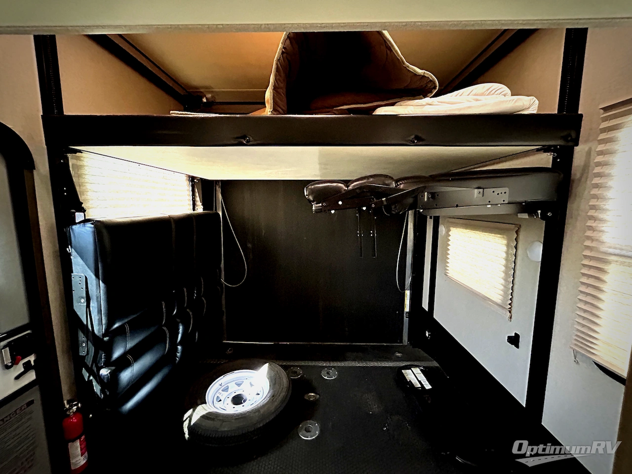 2018 Dutchmen Voltage V3705 Photo 16