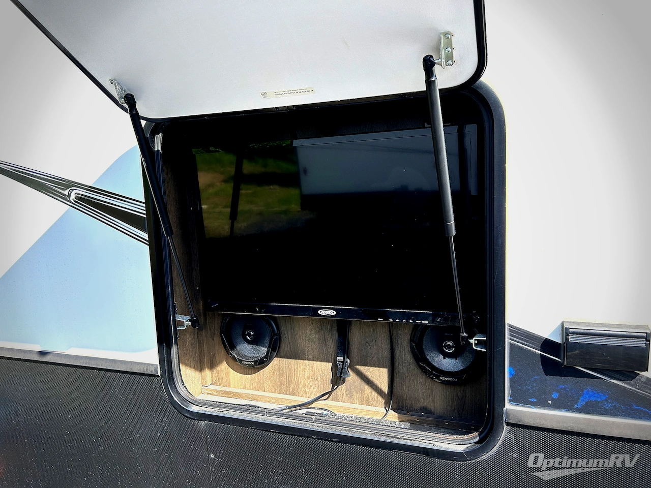 2018 Dutchmen Voltage V3705 Photo 19