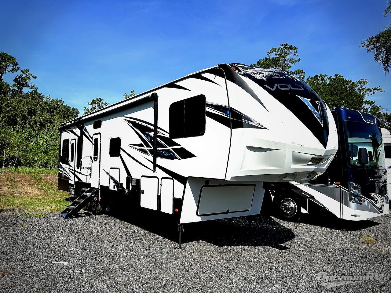 2018 Dutchmen Voltage V3705 Photo 1