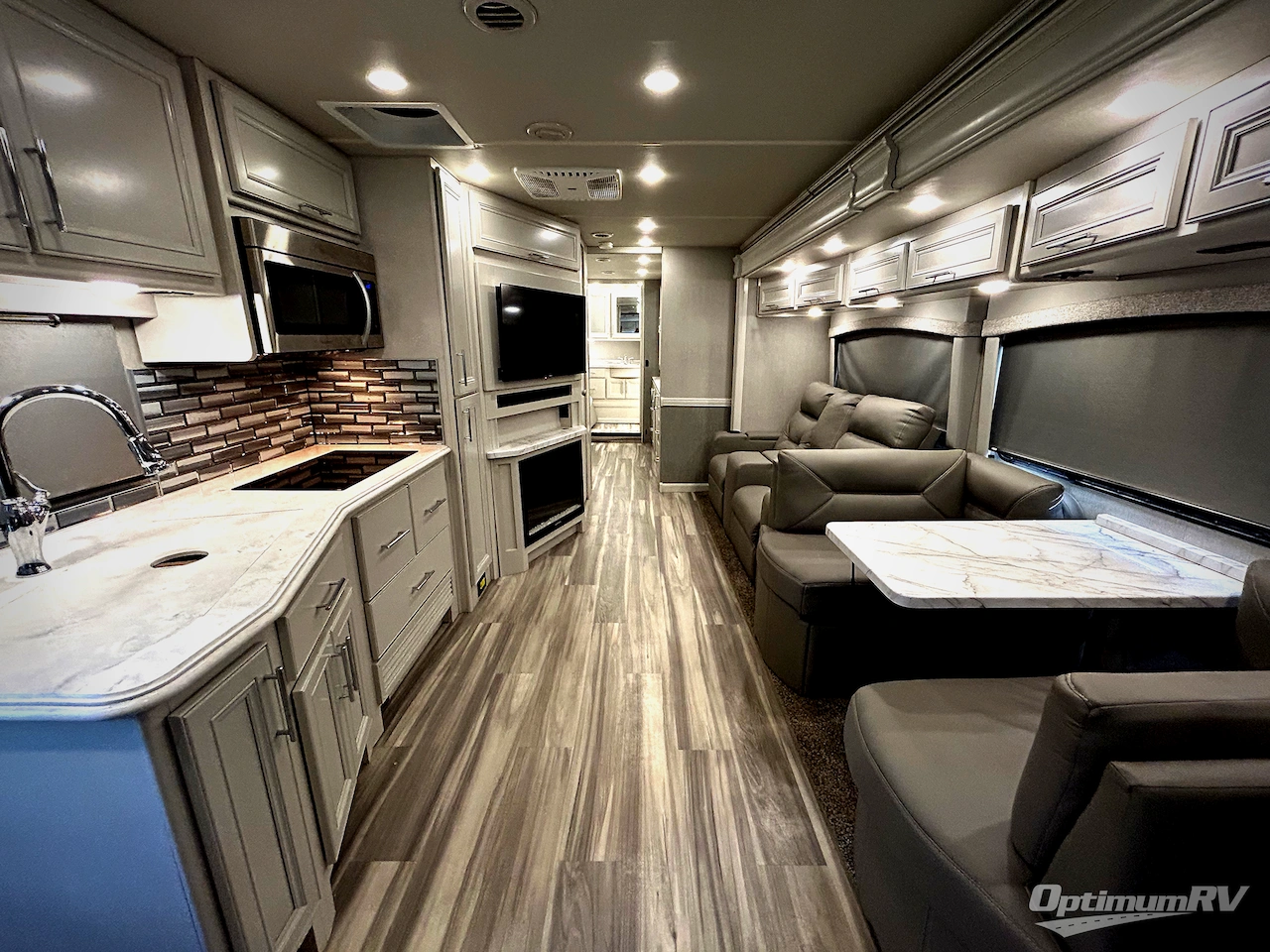 2023 Fleetwood Pace Arrow 36U Photo 3