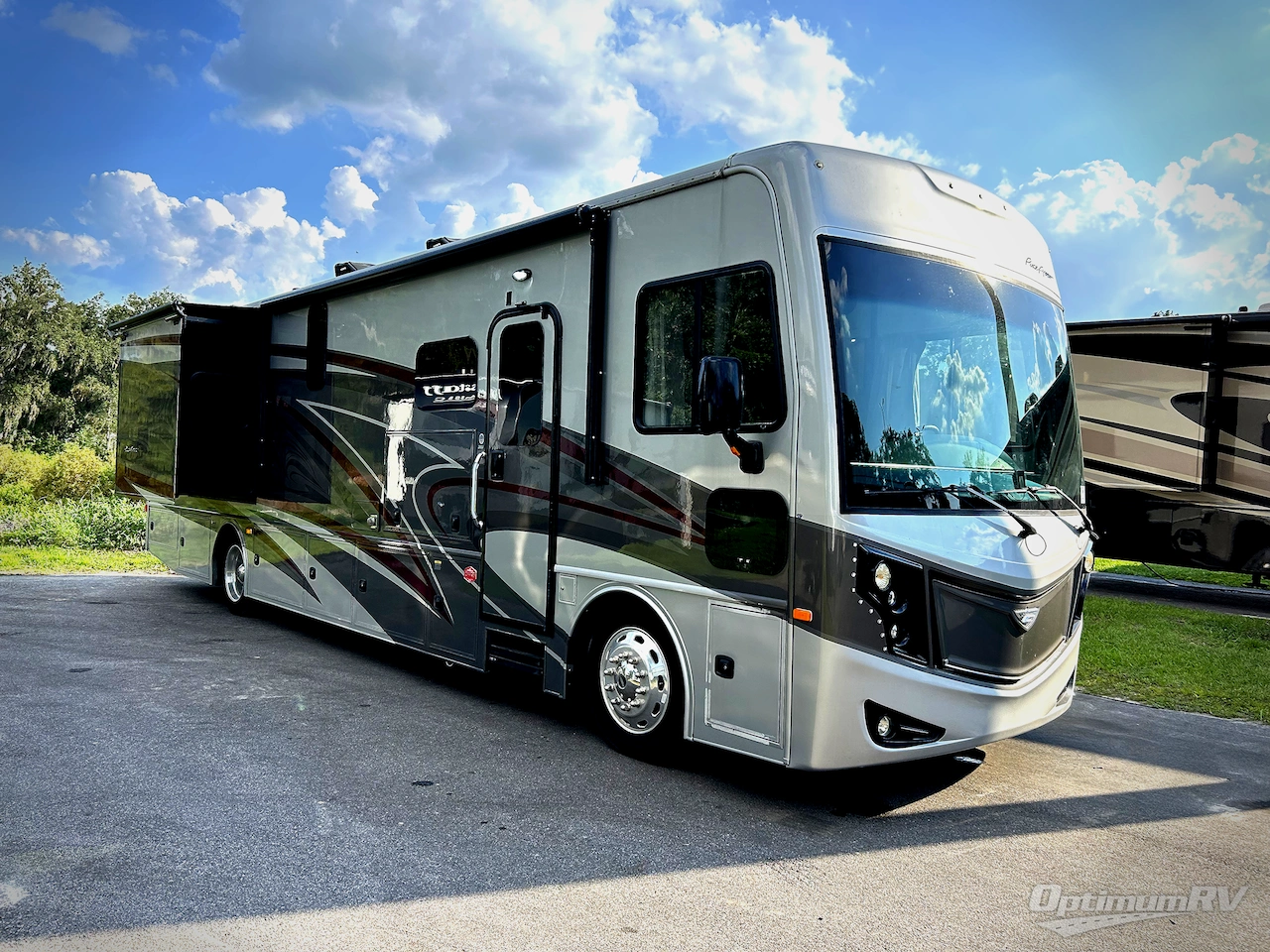 2023 Fleetwood Pace Arrow 36U Photo 1