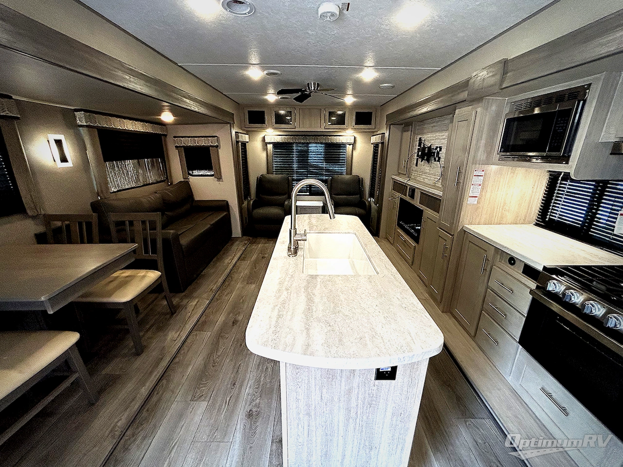 2023 Coachmen Catalina Destination Series 39RLTS Photo 3