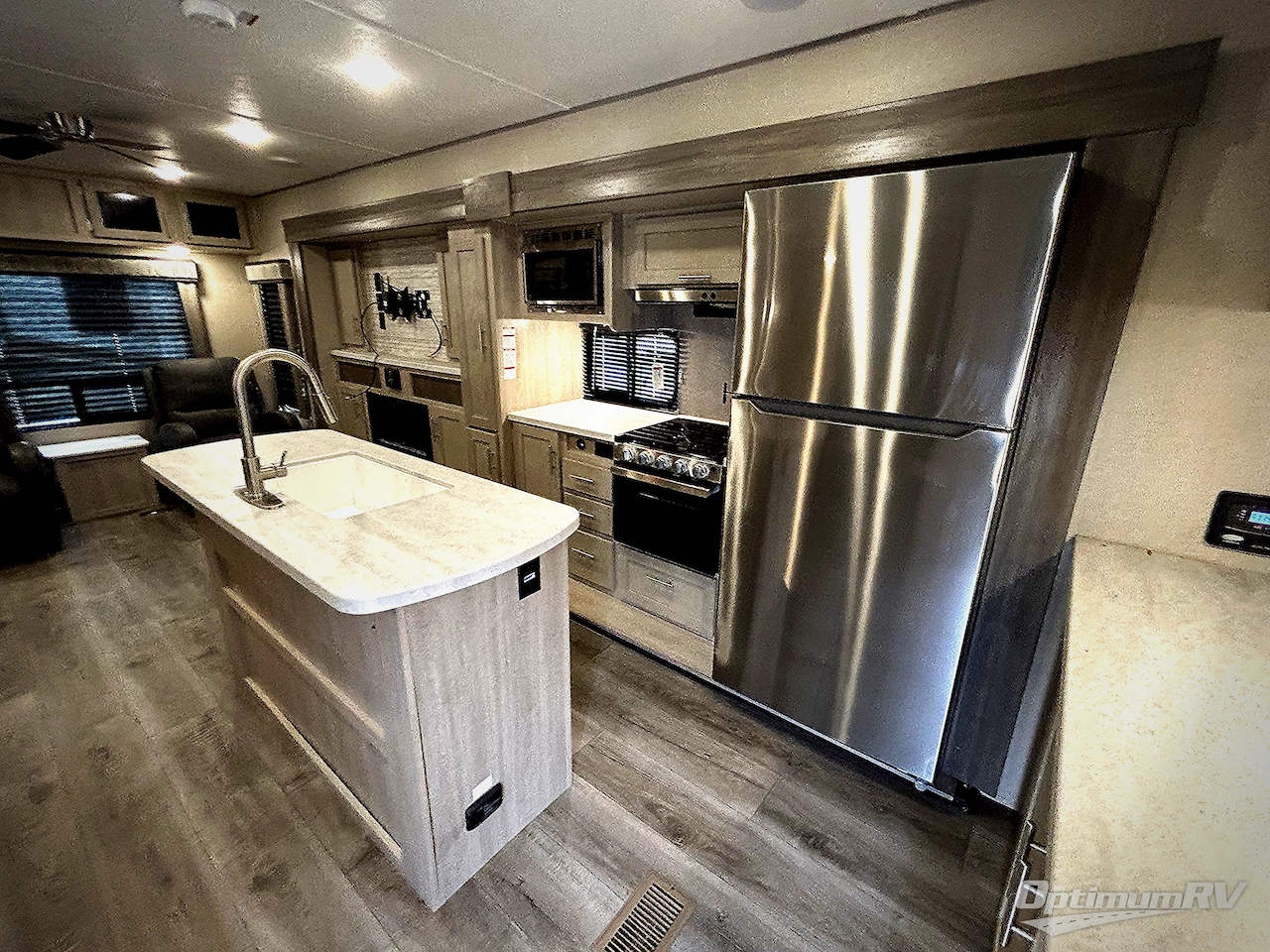 2023 Coachmen Catalina Destination Series 39RLTS Photo 12